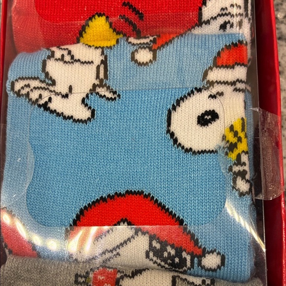 Peanuts Snoopy Christmas Crew Socks Set - Red, Blue, Gray - Picture 6 of 7